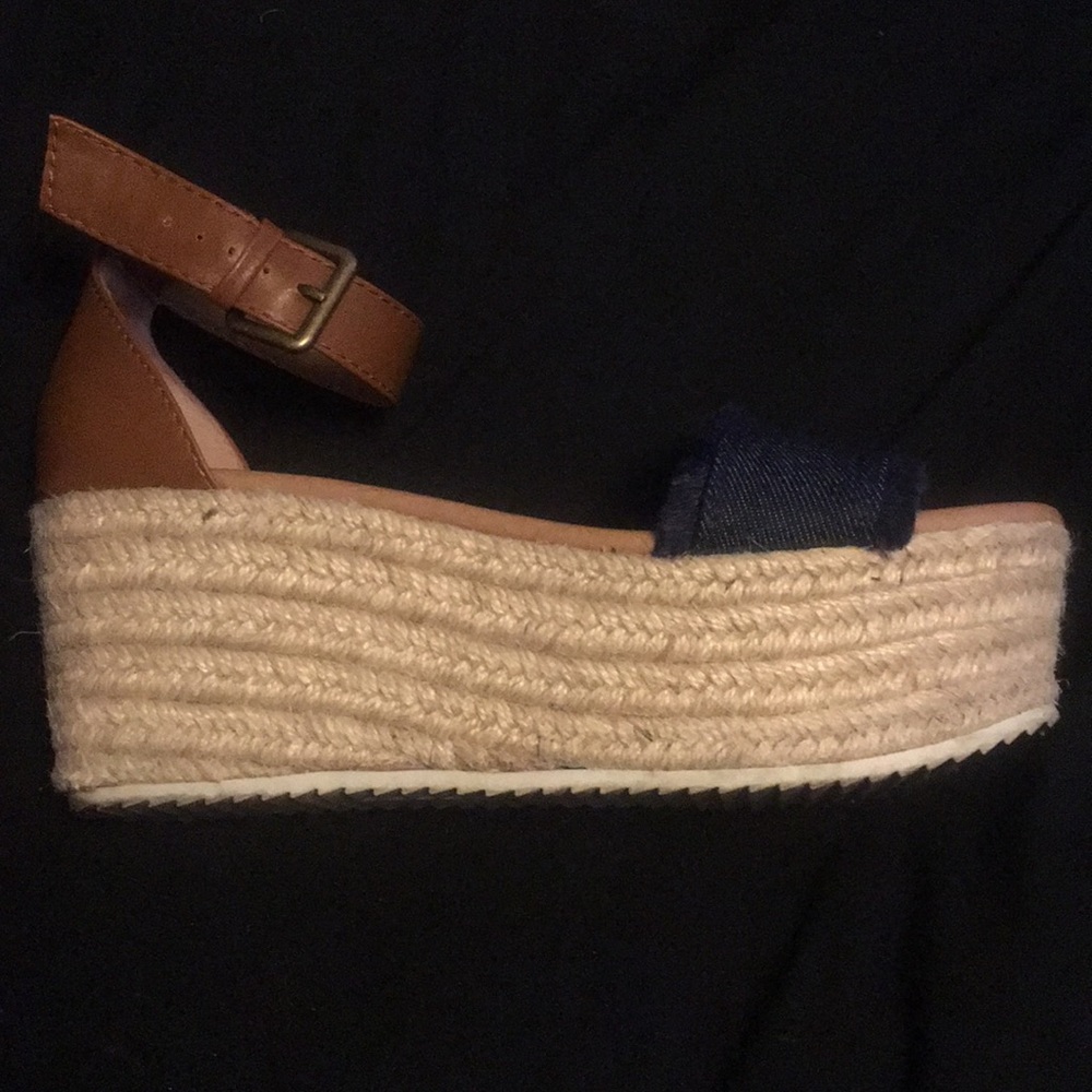 Platform sandals
